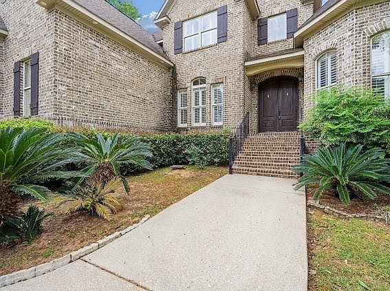 3rd image of 9205 Redberry Dr