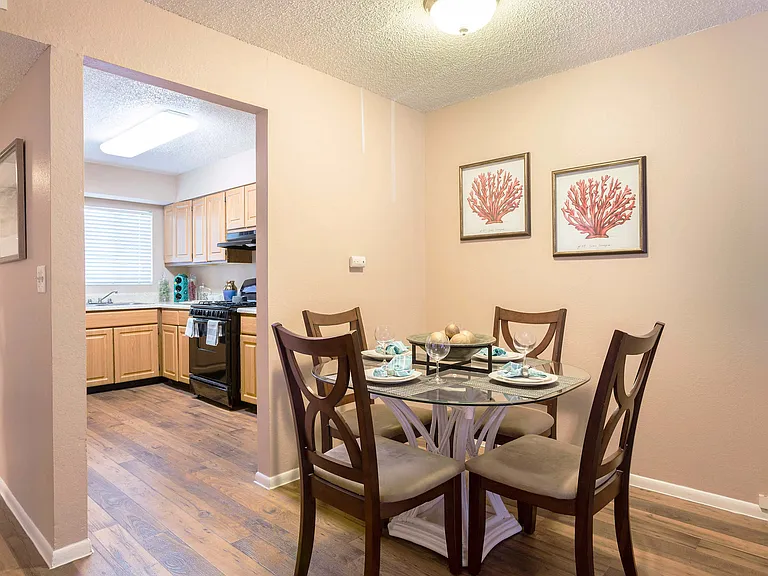 Westwood Suites — Photo 10