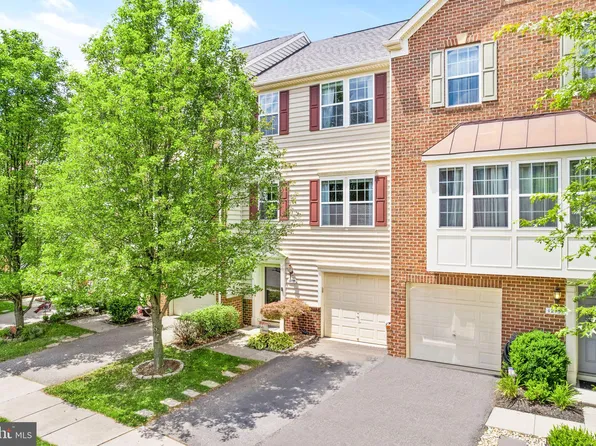 12755 Stone Lined Cir, Woodbridge, VA 22192
