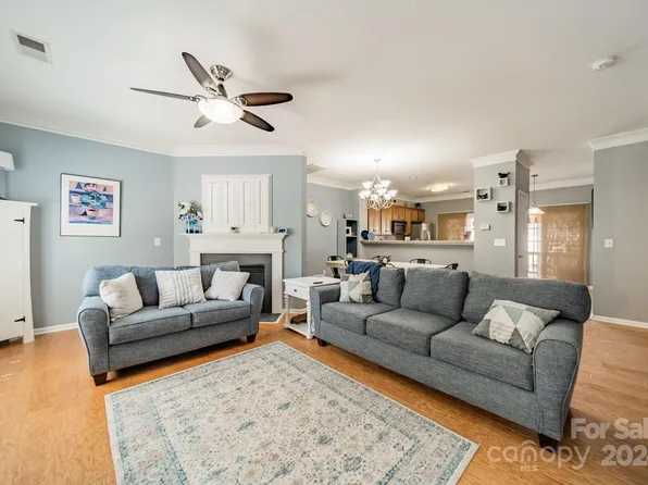 1262 Amber Ridge Rd NW, Concord, NC 28027