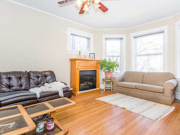 2nd image of 4449 N Maplewood Ave