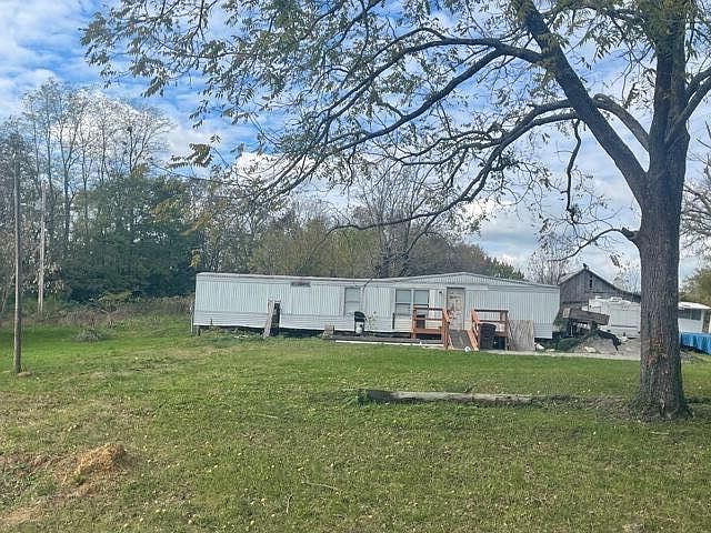 2nd image of 1820 Clintonville Rd