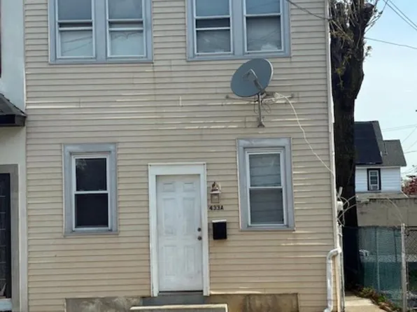 433 Bridgeboro St, Riverside, NJ 08075