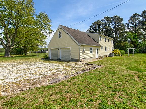 3rd image of 24590 Matthews Rd