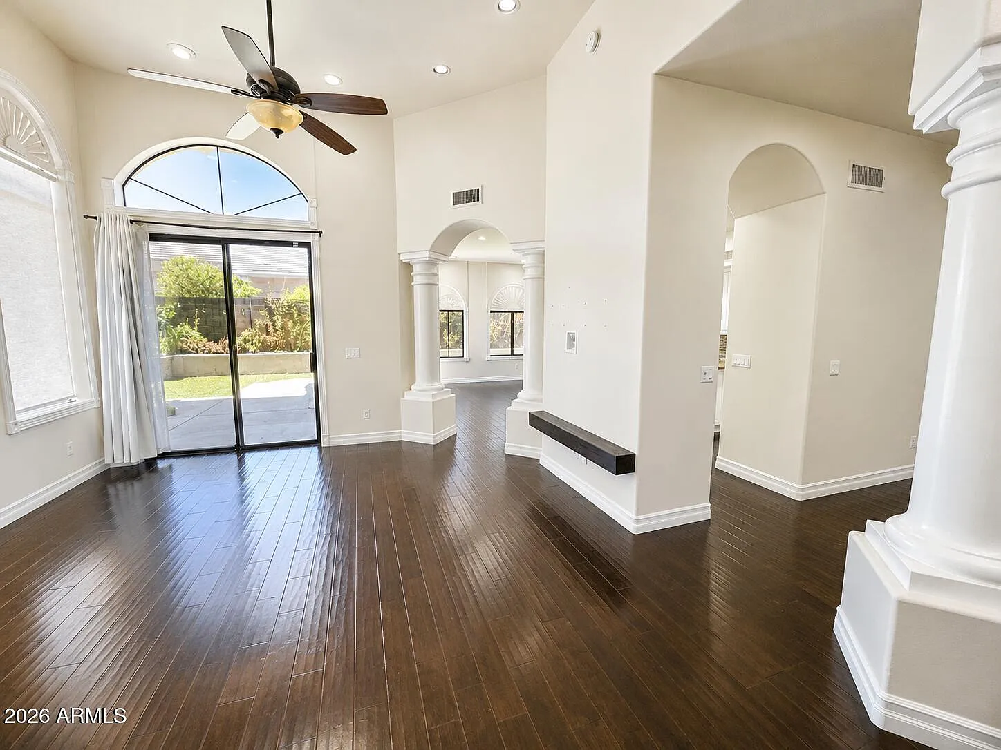 3 bed, 2.0 bath, 2258 sqft, $2,700 — Photo 2