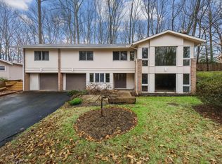 7700 Hamilton Spring Rd, Bethesda, MD 20817