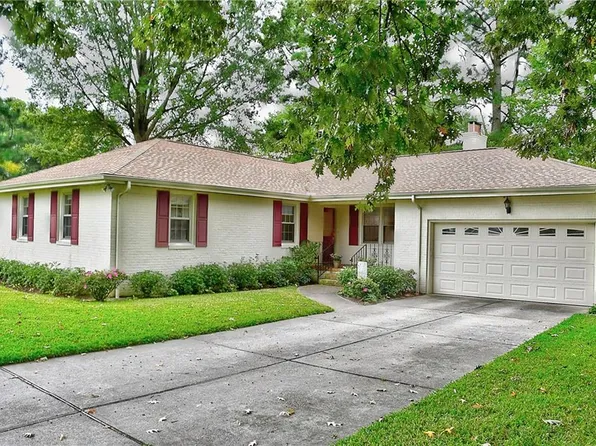 5121 Lobaugh Dr, Virginia Beach, VA 23464