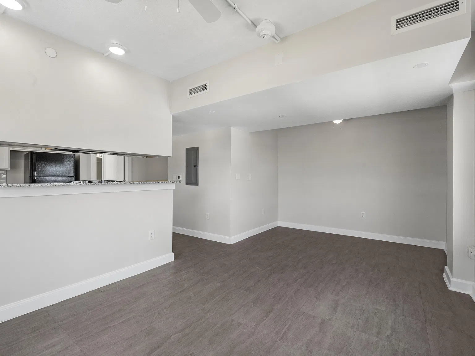 1 bed, 665 sqft, $1,100 — Photo 4