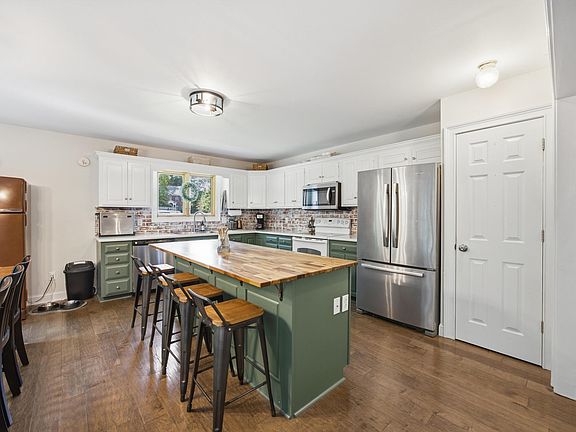 5th image of 2375 Red Tail Ln