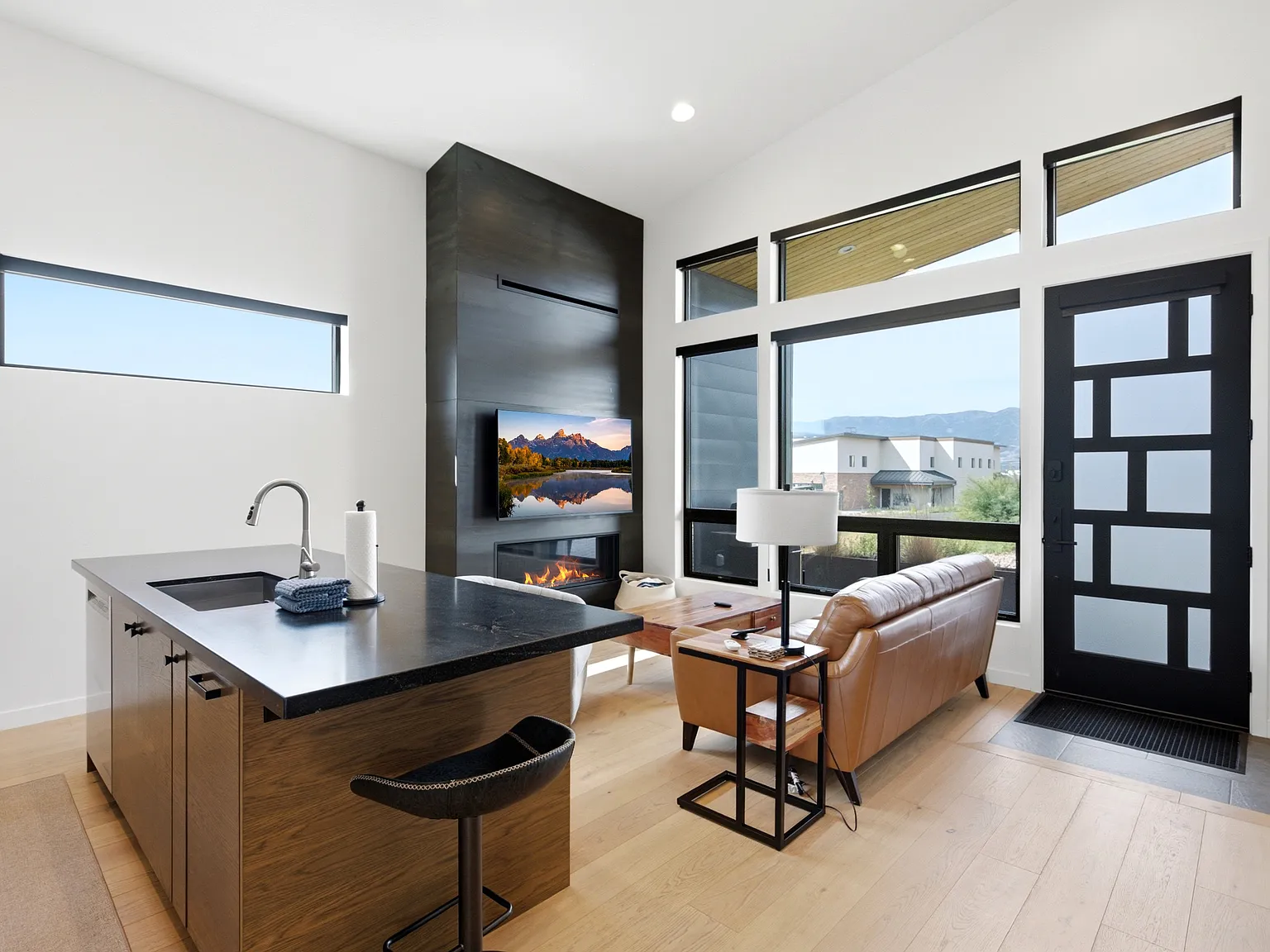 2 bed, 999 sqft, $4,150 — Photo 4