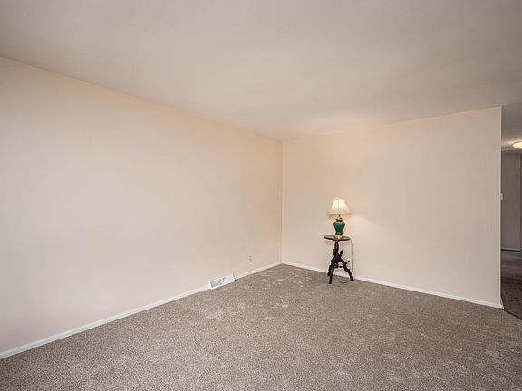 4th image of 4954 North 85th STREET
