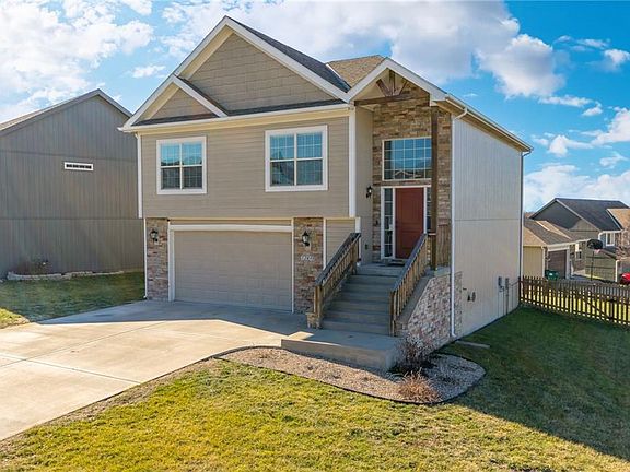 3rd image of 12440 NW Lauren Cir