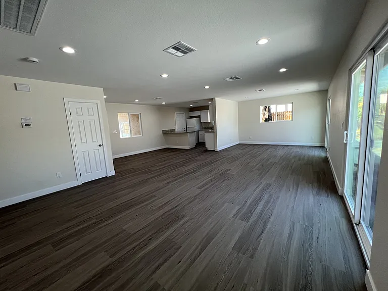 3608 W Bonanza Rd — Photo 34