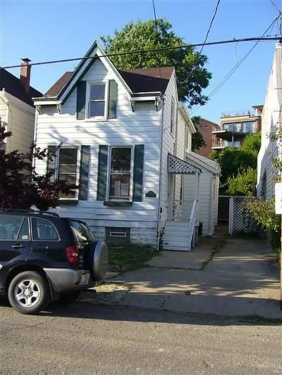 1121 Vine St photo 1
