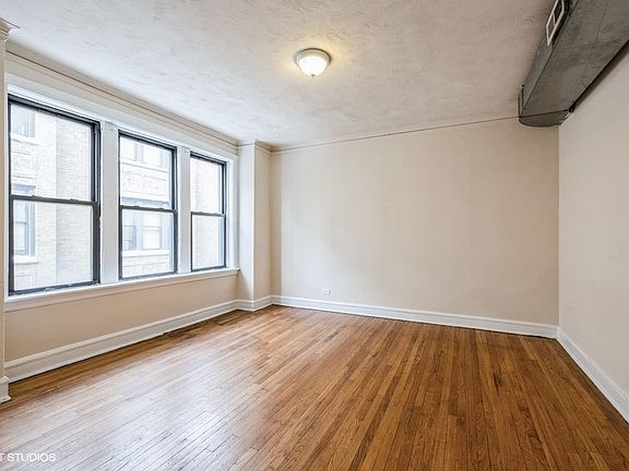 5th image of 1020 E Hyde Park Blvd #10302