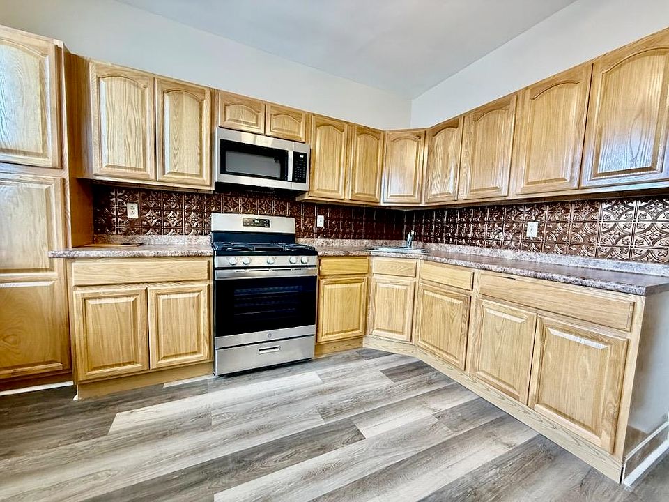 1st image of 315 Armstrong Ave Floor 2