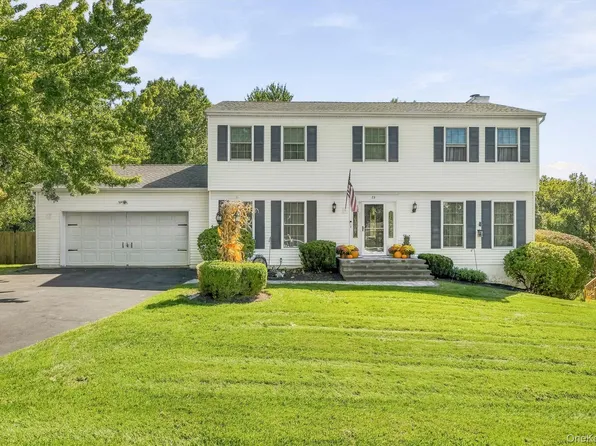 23 Clinton Drive, Washingtonville, NY 10992