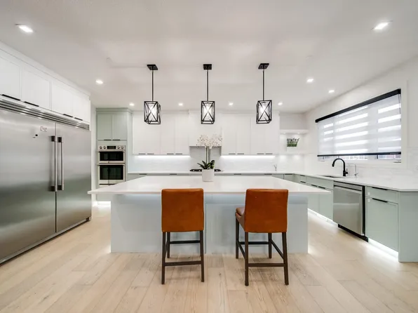 4416 Suzanna Cres SW, Edmonton, AB T6X 0Y4