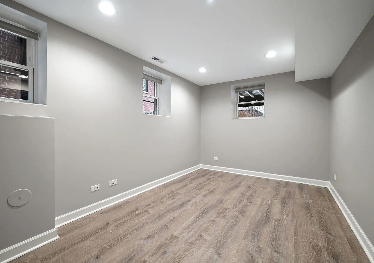 2 bed, 1.0 bath, 900 sqft, $2,899 — Photo 1