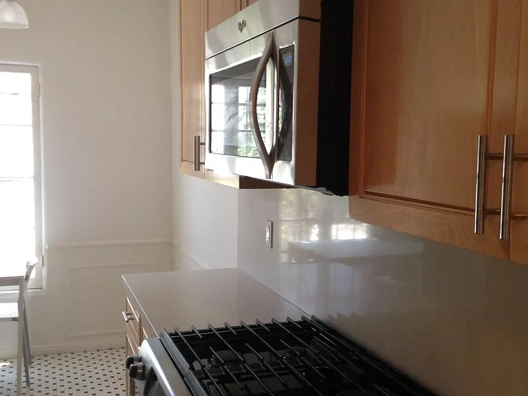 802 N Sweetzer Ave #106 — Photo 16