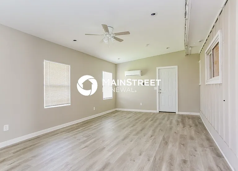 5046 Lindel Dr — Photo 5