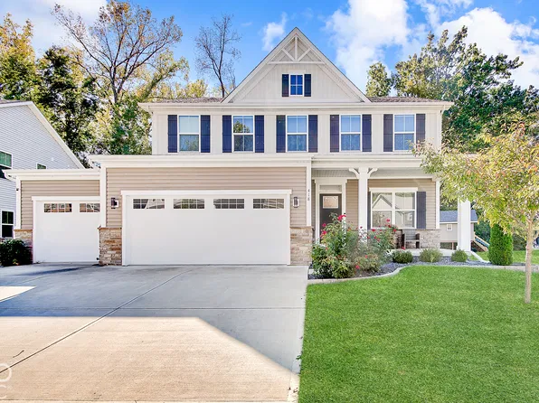 418 Gathering Ln, Greenwood, IN 46143