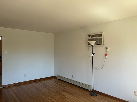 4th image of 421 Clarkson Ave #1