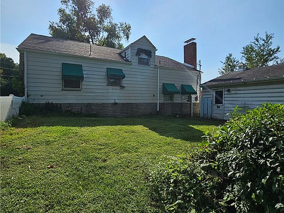 2nd image of 1311 Ridge Rd