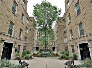 217A Washington Blvd APT 2E, Oak Park, IL 60302