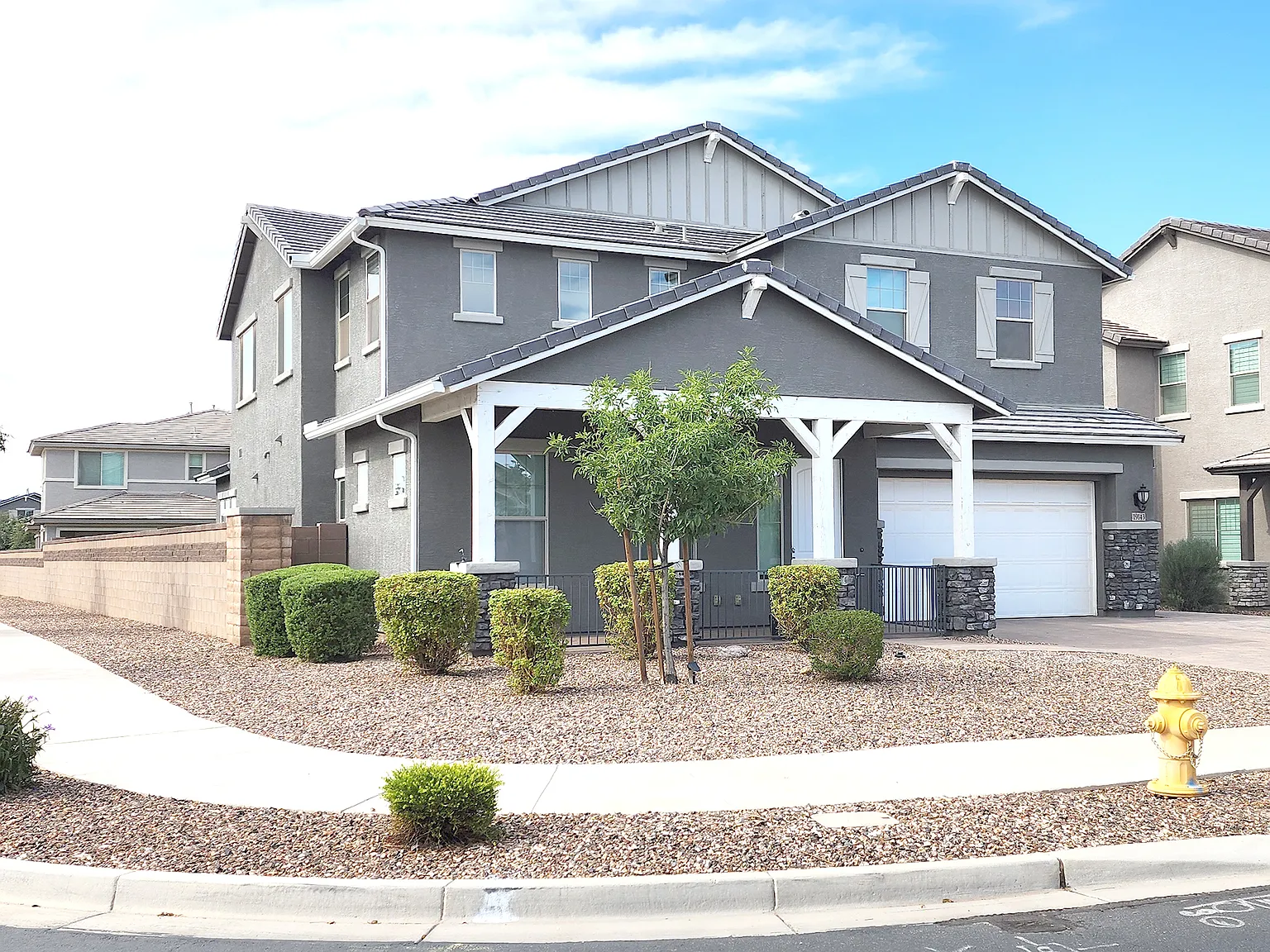 6 bed, 4.5 bath, 3600 sqft, $4,395 — Photo 2