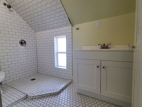 4th image of 111 N C St