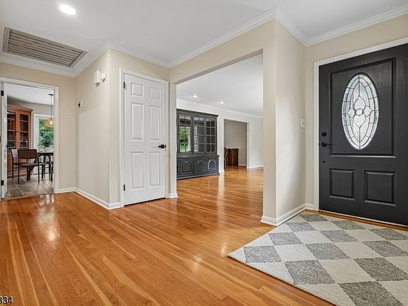 3rd image of 14 Burlington Rd