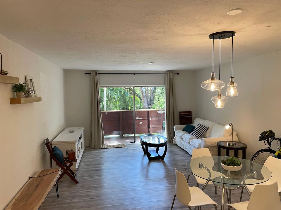 1st image of 1205 Mariposa Ave APT 204