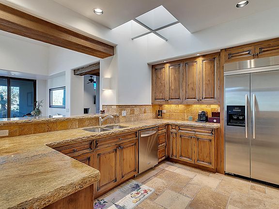 5th image of 10020 E Graythorn Dr