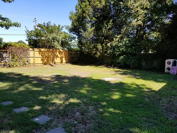 Nice private back yard