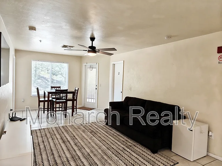 4000 SW 23rd St #5-207 — Photo 7