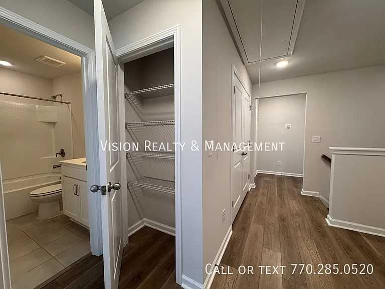 141 Winding River Dr — Photo 13
