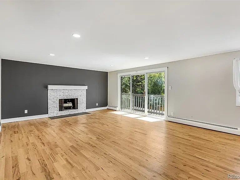 5 bed, 2892 sqft, $4,200 — Photo 3