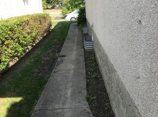 7707 137th Ave NW #1A, Edmonton, AB T5C2L6