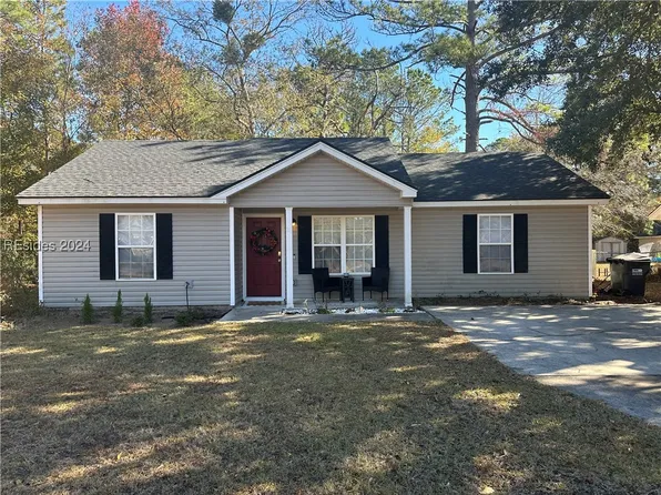 26 Pelican Cir, Beaufort, SC 29906