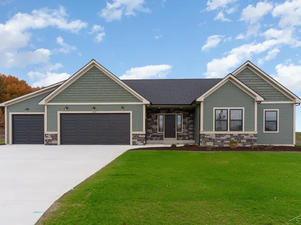 2259 Holly Ridge Ln, Bay City, MI 48706