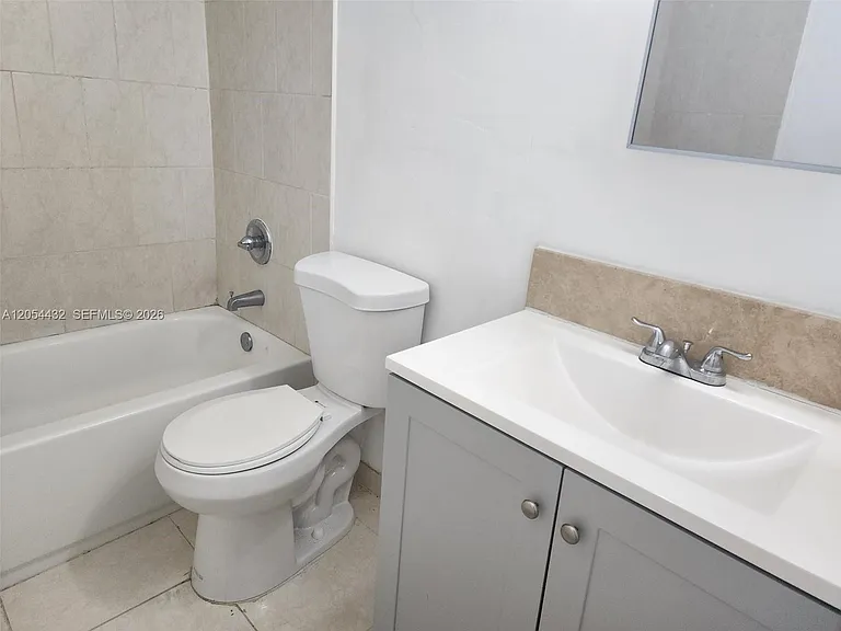 642 E 2nd Ave #B — Photo 12