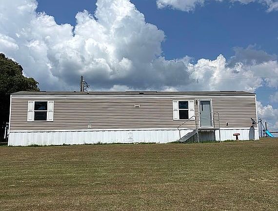 2nd image of 260 N Stillwell Rd