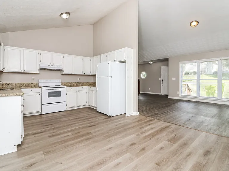 3106 Calumet Cir NW — Photo 11