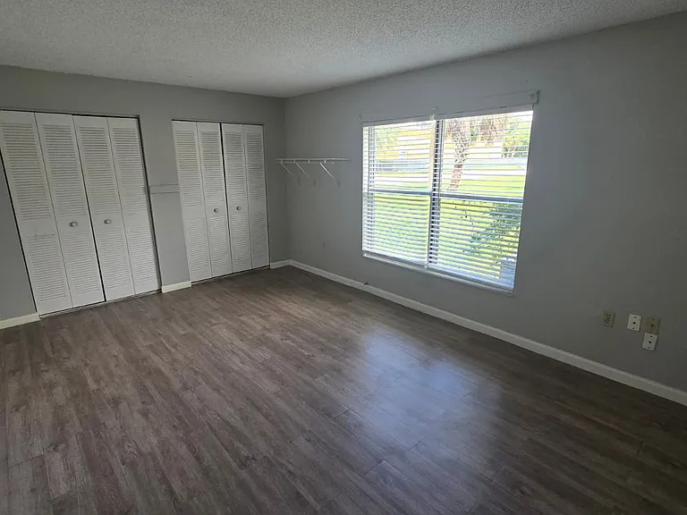 1802 Barton Dr — Photo 9