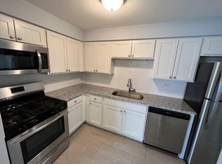 8545 Arnold Ave APT 1NE, River Grove, IL 60171