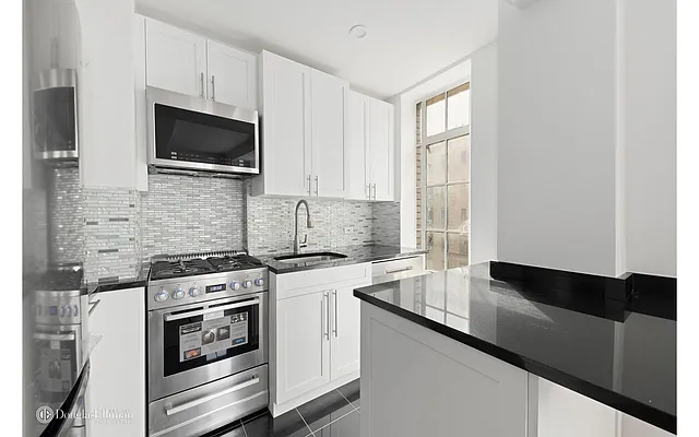 Rented by Douglas Elliman | media 26