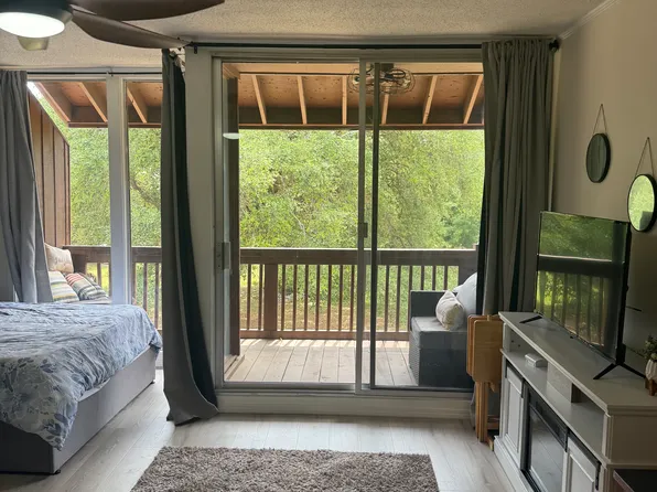 218 Lakeside Villa, Diamondhead, MS 39525