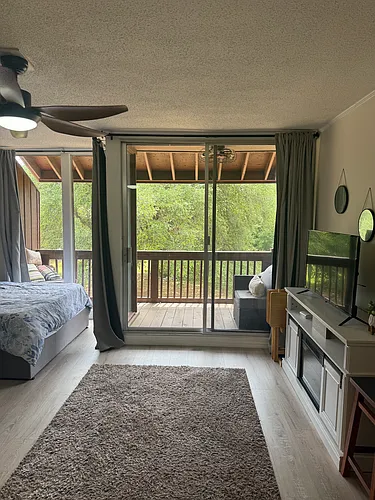 218 Lakeside Villa Photo 1
