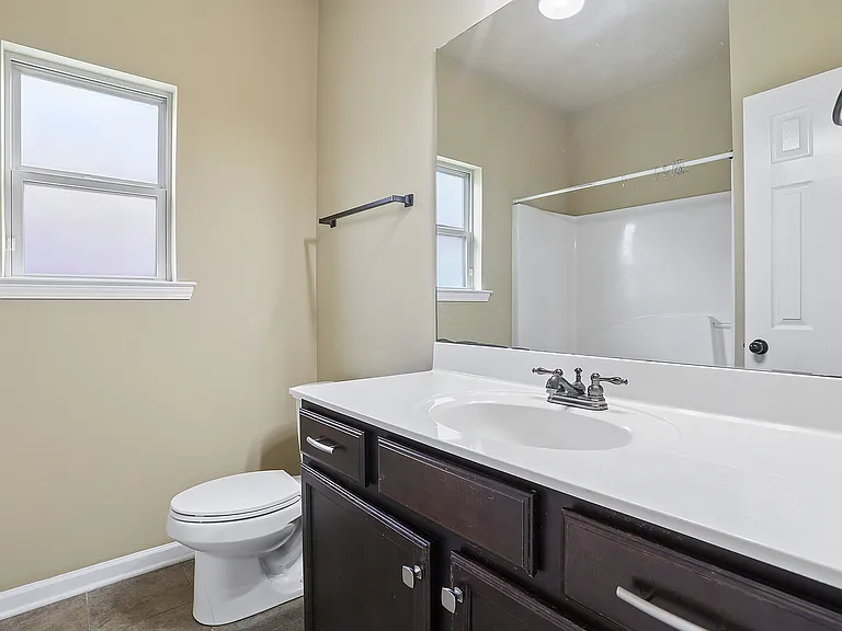 17049 Jamestowne Dr — Photo 9